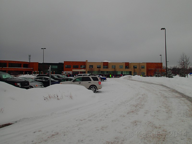 2014 Super 5K 030.JPG - 2014 Super 5K in Novi Michigan. 20 degrees, snowy streets, long walks.
